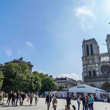 Spacious Loft Saint Michel *